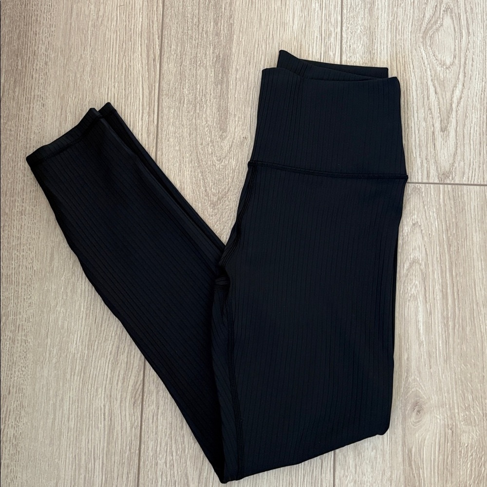 Vuori Inversion Rib Support Tank and Legging set - Picture 9 of 10